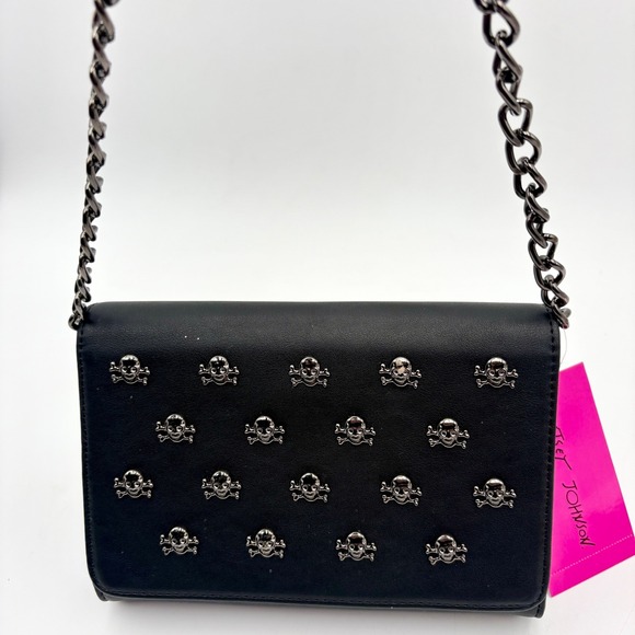 Betsey Johnson Skull Crossbody Clutch Chain Strap Bag Purse New - Picture 2 of 8